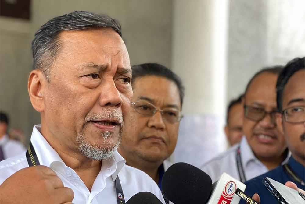 Ramlan ketika bercakap kepada pemberita selepas meninjau proses undi awal di Pusat Mengundi Dewan Mahkota, Kem Tentera Mahkota pada Selasa.