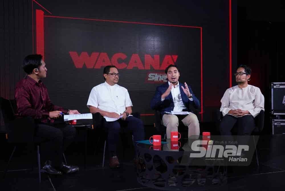 Wacana Sinar edisi 457 bertajuk “MoU Kerajaan-Pembangkang: Jambatan Atau Tembok?” (Dari kiri) Ismail Adnan; Azli Yusof; Wan Ahmad Fayhsal dan Muhammad Faisal yang berlangsung di Kompleks Kumpulan Karangkraf pada Selasa - FOTO: SINAR HARIAN / MOHD HALIM ABDUL WAHID
