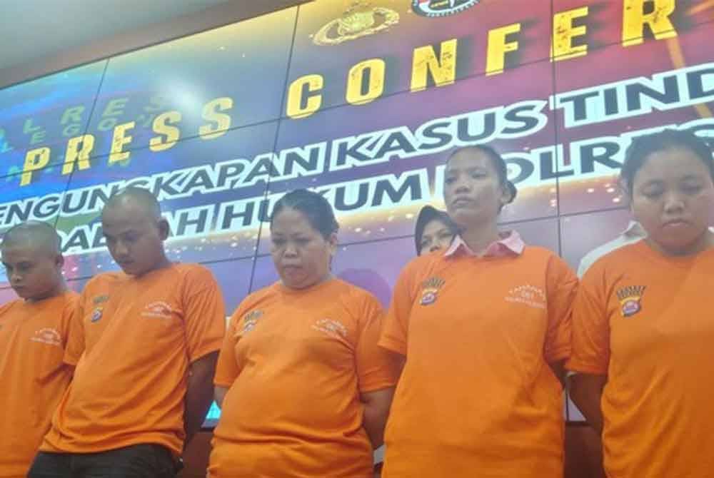 Lima suspek berjaya ditahan polis. -Agensi