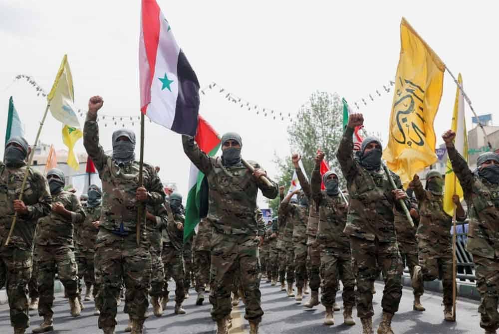 IRGC menggunakan pelbagai peranti komunikasi yang disulitkan termasuk walkie-talkie untuk komunikasi yang selamat.