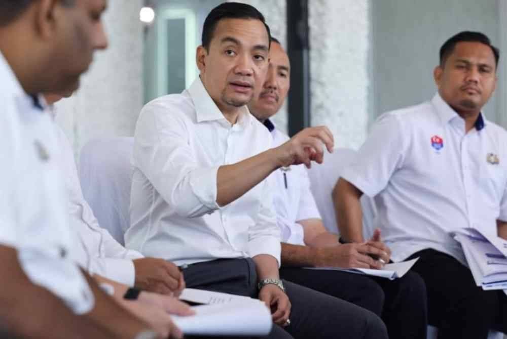 Onn Hafiz bersama barisan ahli Exco kerajaan negeri di kediaman rasmi di Sajauna.