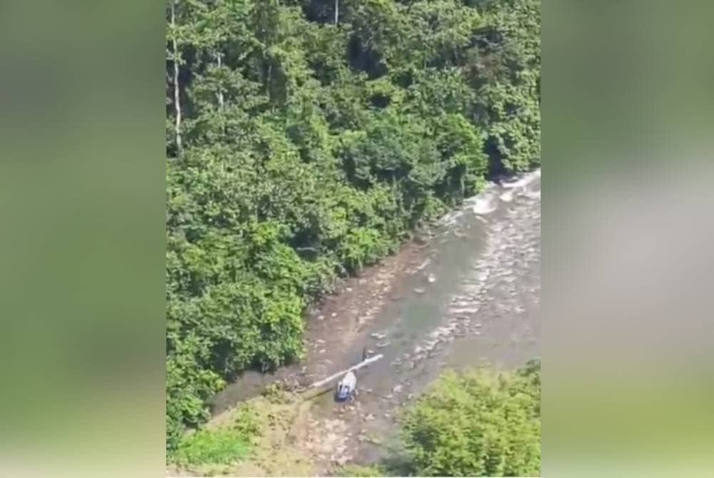 Tangkap layar menunjukkan kedudukan helikopter yang melakukan pendaratan kecemasan berhampiran sungai di pedalaman Penampang. Foto ihsan Sabah Air