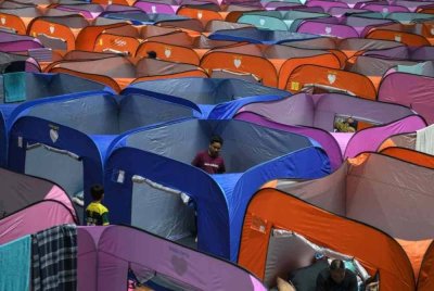 Kesemua mangsa itu ditempatkan di 29 PPS di empat daerah. Foto Bernama