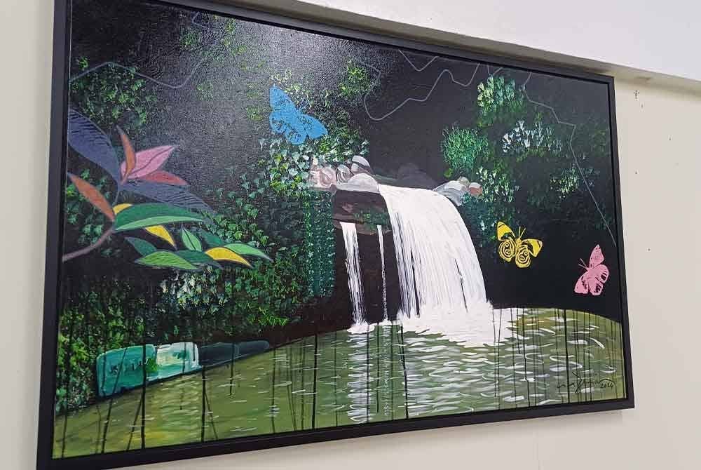 Air terjun di salah daerah Rompin turut diilhamkan dan akan dipamerkan Di pameran 'The Scenic Sights of Pahang 2.0’ yang dijangka berlangsung bulan depan di Galeri ARTIC di Jalan Gambut.