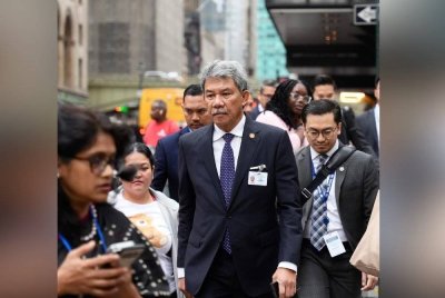 Mohamad ketika berada di New York. Foto Instagram @mohamadhjhasan