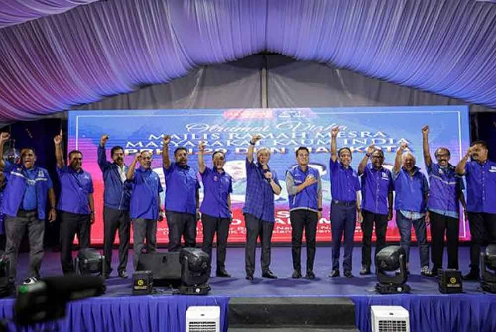 Di atas kertas, peluang calon Barisan Nasional (BN) bagi Pilihan Raya Kecil (PRK) Dewan Undangan Negeri (DUN) Mahkota Syed Hussien Syed Abdullah untuk menang pada PRK itu lebih cerah jika dibandingkan dengan lawannya. - Foto Bernama