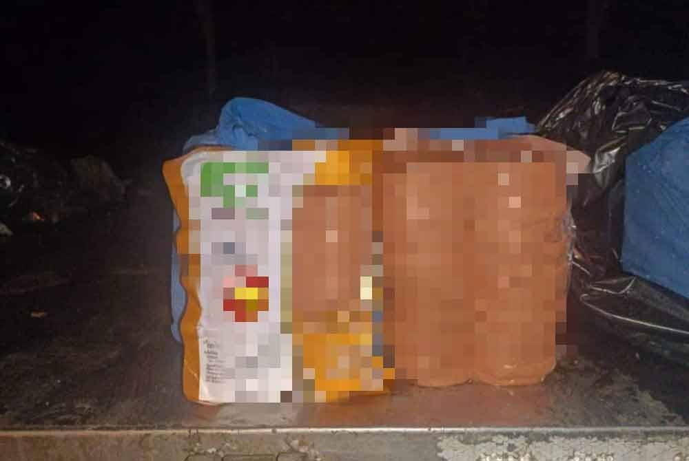 Makanan sejuk beku yang dipercayai diseludup dari negara jiran.