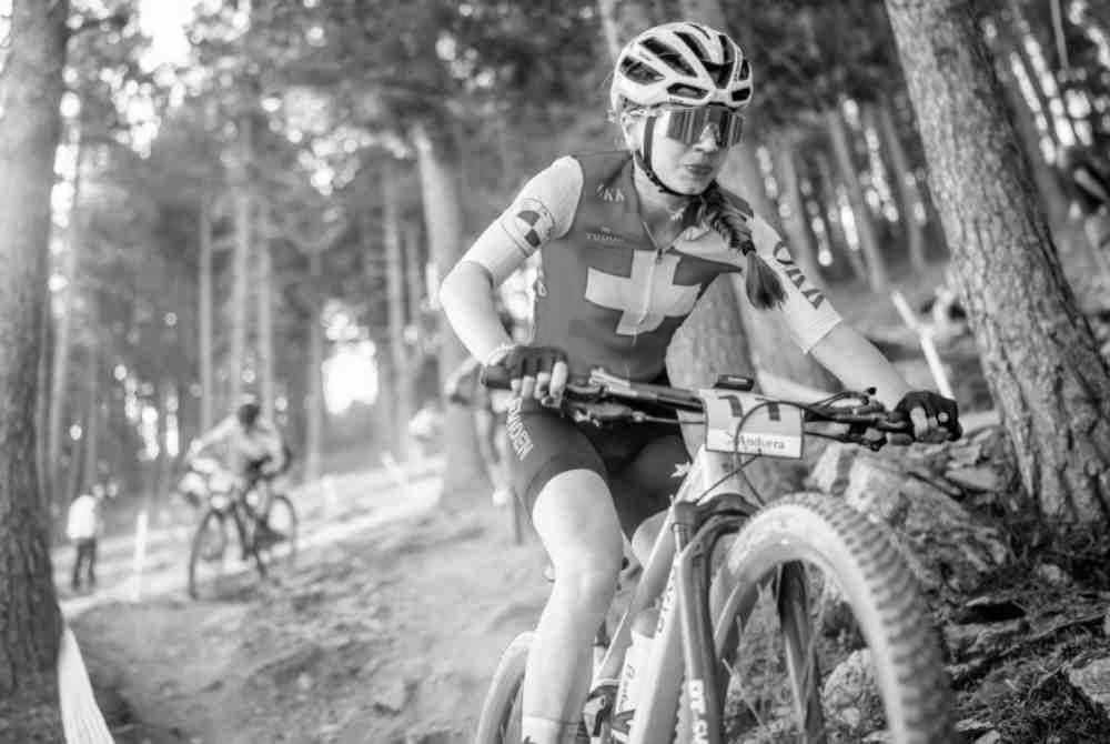 Furrer alami kecederaan parah di kepala selepas terjatuh dalam perlumbaan remaja wanita di Kejohanan Lebuh Raya Dunia di Zurich. Foto Fail EPA