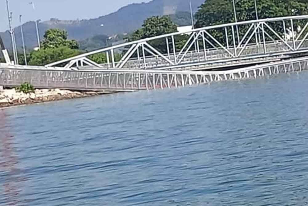 Kejadian tersebut disebabkan struktur binaan yang tidak dapat menampung berat kabel 275kV.