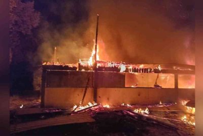 Keadaan rumah yang terbakar dalam kejadian di Kampung Langkau, Ranau.