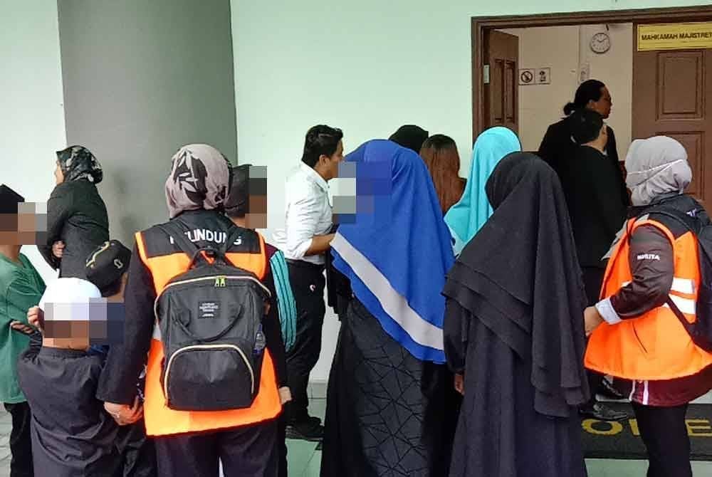 Seramai 15 anak seorang pimpinan GISBH diputuskan oleh Mahkamah Majistret Shah Alam untuk dihantar ke rumah perlindungan berasingan yang terletak di Johor dan Cheras, Kuala Lumpur.