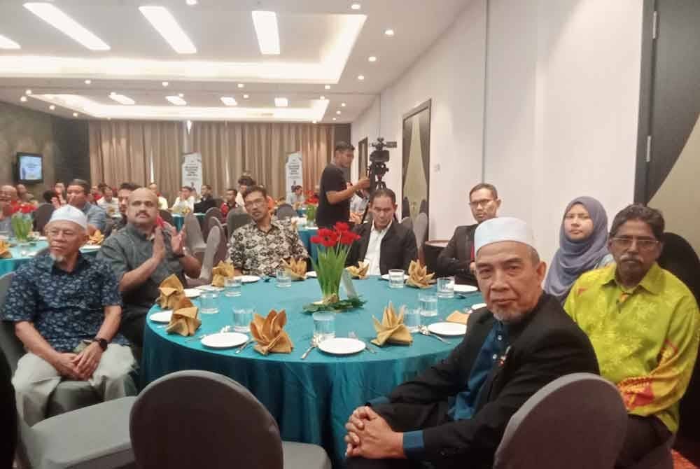 Antara individu yang hadir sempena Hari Kesihatan Persekitaran Sedunia anjuran Persatuan Pegawai Kesihatan Persekitaran Malaysia (EHOM) pada Ahad.