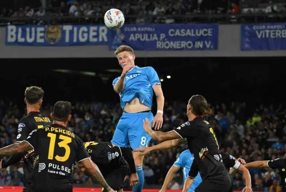 McTominay (tengah) setakat ini beraksi cemerlang bersama Napoli. Foto Agensi