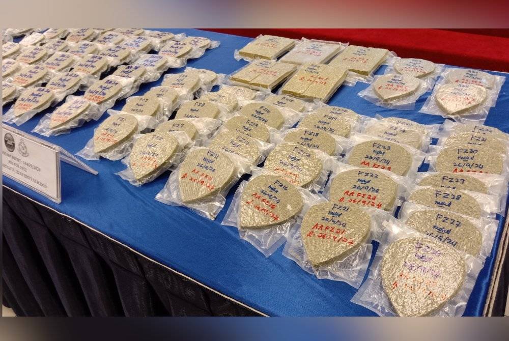 Ganja ini dibeli suspek dalam ketulan berbentuk hati dan empat segi, sebelum dipotong kepada saiz mengikut permintaan pelanggan dengan harga serendah RM50.