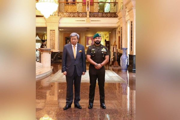 Pemangku Sultan Johor, Tunku Mahkota Ismail dan Sultan Selangor, Sultan Sharafuddin Idris Shah bersetuju semua pihak perlu memastikan perseteruan bola sepak kekal dalam padang sahaja.