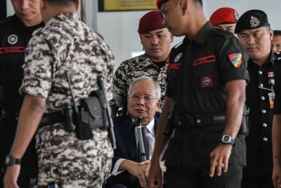 Najib menghadiri prosiding hujahan akhir pendakwaan kes penyelewengan dana 1Malaysia Development Berhad (1MDB) yang dihadapinya di Mahkamah Tinggi hari ini.