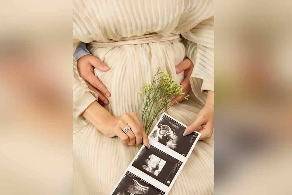 Nabila berkongsi khabar gembira apabila sedang hamil anak sulung dan dijangka bersalin pada Januari tahun depan.