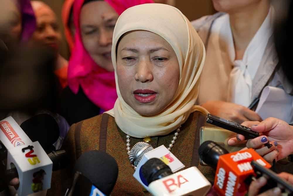 Nancy Shukri bercakap kepada pemberita selepas hadir pada ‘Inclusivity In Early Childhood Education Conference’ hari ini. - Foto: Bernama