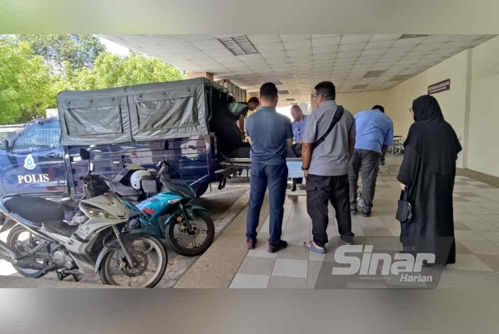 Jenazah Khairul Nizam tiba di Jabatan Forensik Hospital Sultanah Bahiyah, Alor Setar bagi tujuan bedah siasat sebelum dikebumikan pada Jumaat.