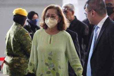 Na'imah dibenar untuk memperoleh semula pasportnya yang disimpan di Mahkamah Sesyen di sini pada Jumaat, bagi urusan kerja di United Kingdom (UK) dan Jepun.