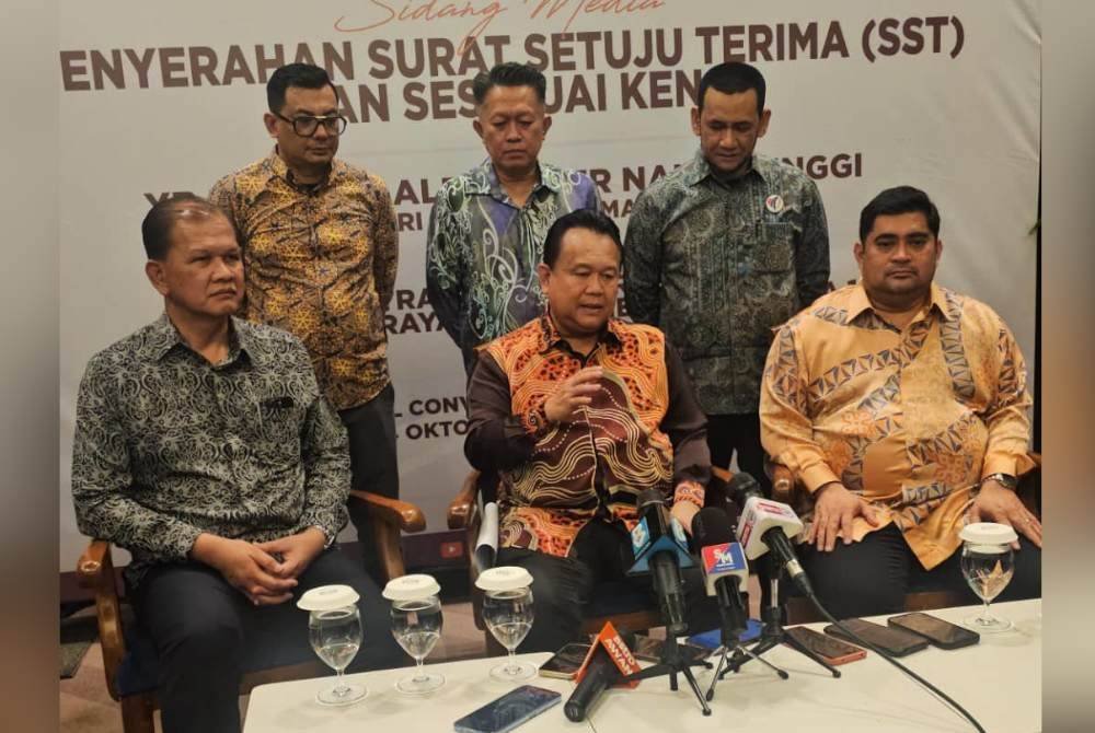 Nanta dalam sidang akhbar selepas penyerahan SST kepada kontraktor di SICC, Kota Kinabalu.