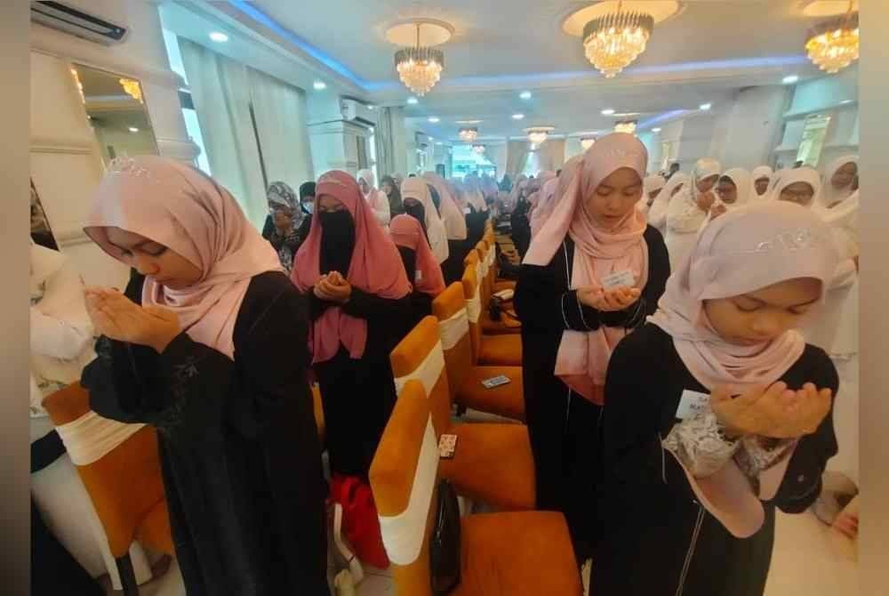 Tumpuan program adalah kepada asas pengajaran dan pendidikan pembentukan akhlak anak-anak khususnya remaja perempuan.
