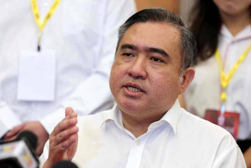 Setiausaha Agung DAP Anthony Loke bercakap pada pemberita selepas hadir Konvensyen Biasa DAP Negeri Johor di Cathay Restaurant Eco Spring hari ini.