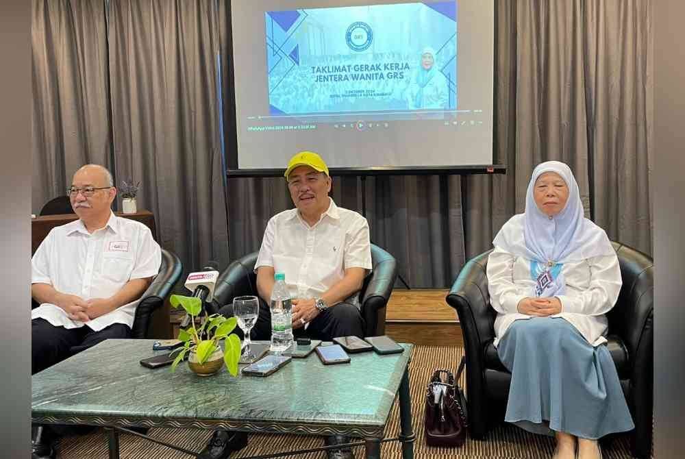 Hajiji pada sidang akhbar selepas merasmikan Majlis Penutupan Perasmian Taklimat Gerak Kerja Wanita Gabungan Rakyat Sabah (GRS) di sini pada Ahad.