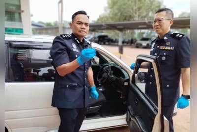 Raub menunjukkan Allen Key yang diubah suai untuk digunakan ketika mencuri kenderaan.