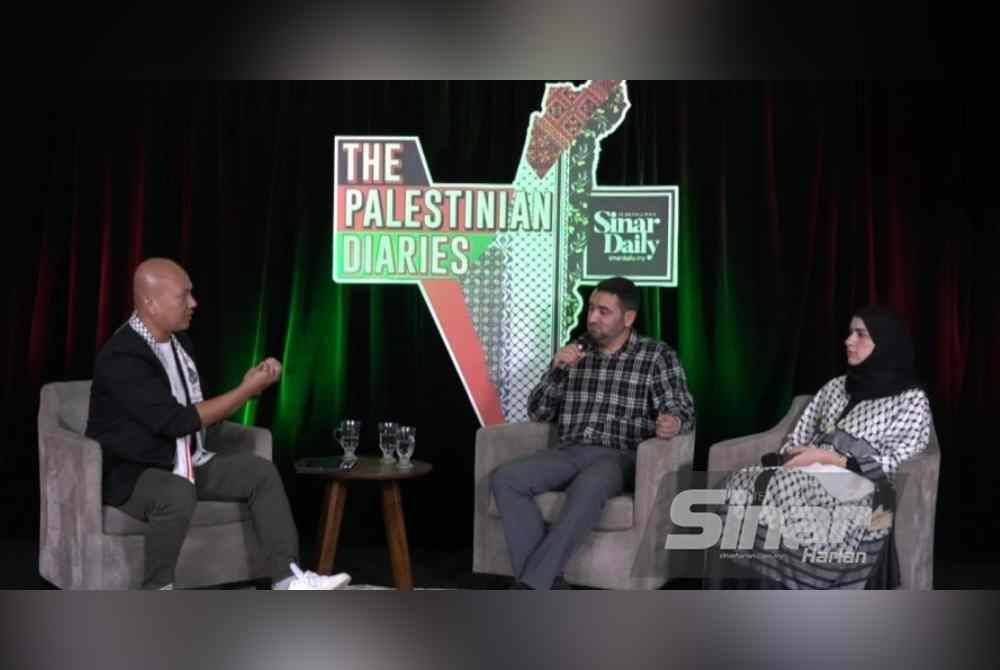 Mohamad (tengah) dan Lama (kanan) dalam program 'The Palestinian Diaries: A Day of Culture, Stories and Solidarity' anjuran Sinar Daily di Kompleks Kumpulan Karangkraf.