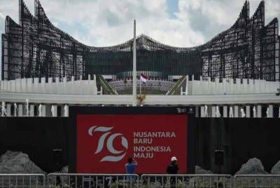 Jokowi telah menyampaikan arahan untuk memulakan pemindahan penjawat awam ke ibu kota baharu Nusantara (IKN) di Kalimantan Timur pada Januari 2025 - Foto: Antara