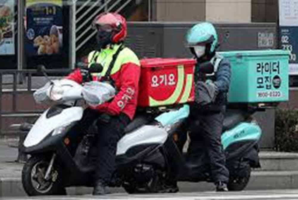 Warga asing termasuk rakyat Malaysia ditahan bekerja secara haram jadi rider makanan dan barangan di Korea Selatan. - Agensi
