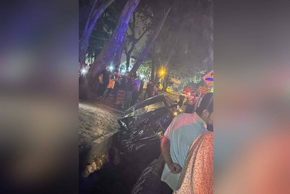 Dalam kemalangan jam 7.20 malam, empat pelajar yang menunggang dua motosikal dirempuh SUV jenis Honda CRV dipandu seorang wanita.