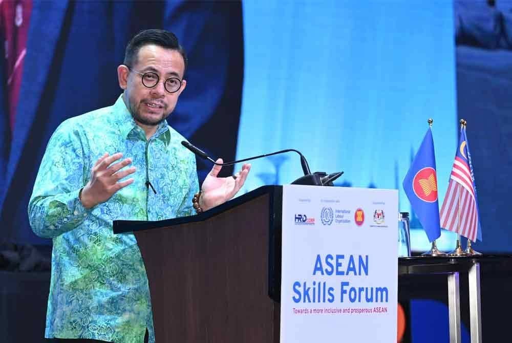 Steven ketika berucap semasa majlis perasmian Forum Kemahiran ASEAN (ASF) 2024 di Kuala Lumpur pada 3 Oktober lalu. Gambar: Facebook HRD Corp.