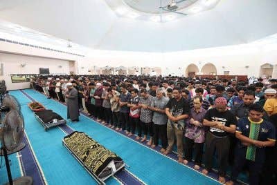 Muhammad Adam Ali mengimamkan solat jenazah penuntut UiTM yang maut kemalangan dalam kejadian pada malam Rabu.