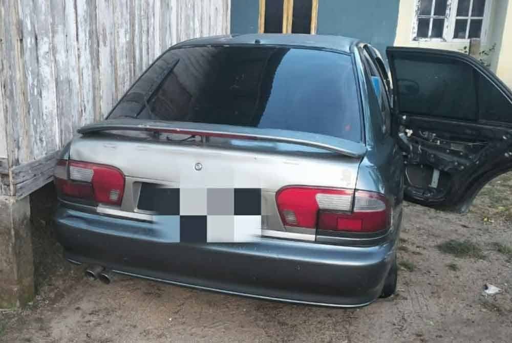 Antara kenderaan yang dirampas dalam operasi di Tumpat. Foto ihsan KPDN