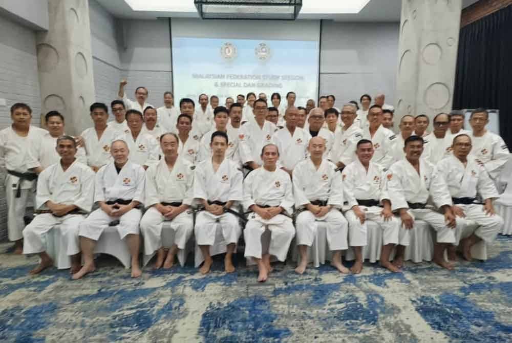 Pengamal Shorinji Kempo ketika menghadiri sesi Kajian Antarabangsa Shorinji Kempo di Kota Kinabalu.