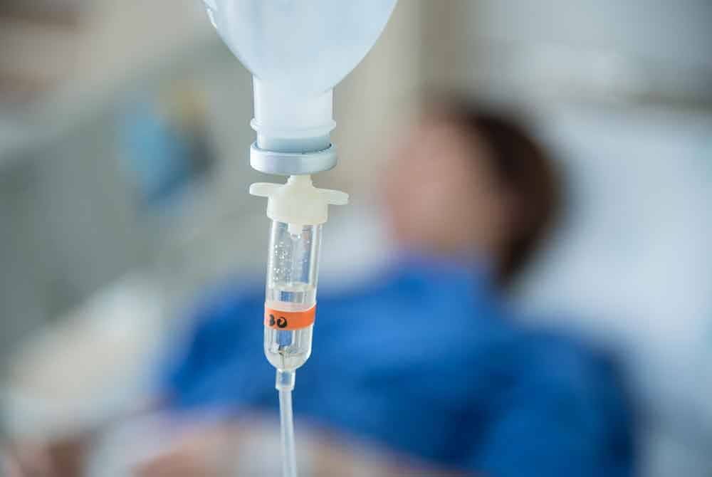 Lebih 86 peratus penyedia perkhidmatan kesihatan di AS mengalami kekurangan bekalan cecair IV. - Gambar hiasan 123RF