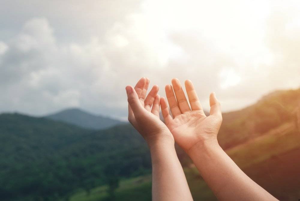 JANGANLAH mendedahkan aib sendiri kepada orang ramai, sebaliknya bertaubat daripada perbuatan maksiat yang telah dilakukan dan berusaha meninggalkannya. Foto CANVA 