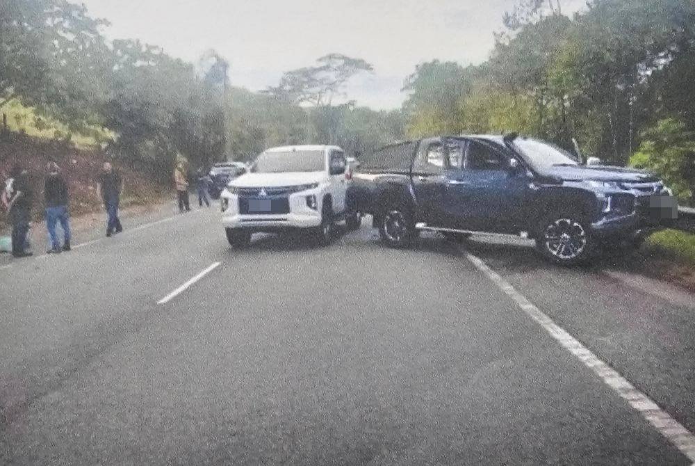 Seorang lelaki yang menjadi dalang kumpulan samun emas maut di tempat kejadian dalam kejadian berbalas tembakan di Jalan Slim Lama dekat Tanjung Malim pada Isnin.