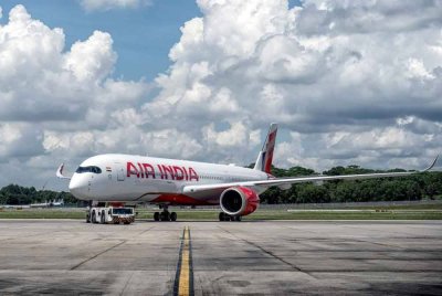 Penerbangan Air India AI119 menerima amaran keselamatan khusus menyebabkan ia dilencongkan ke Delhi dan semua penumpang diminta meninggalkan pesawat Boeing 777 - Foto: Agensi