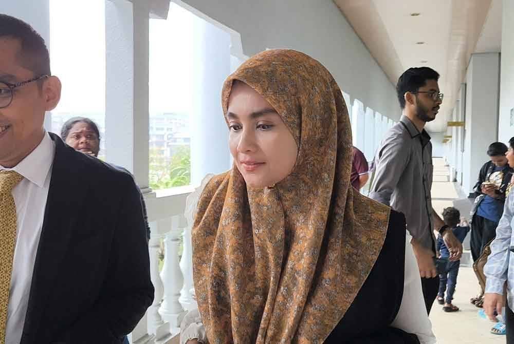 Norjuma ditemani peguamnya, ke Mahkamah Majistret Kuala Lumpur pada Selasa bagi menghadapi lima kes mencederakan beberapa individu dan melakukan khianat, tahun lalu.