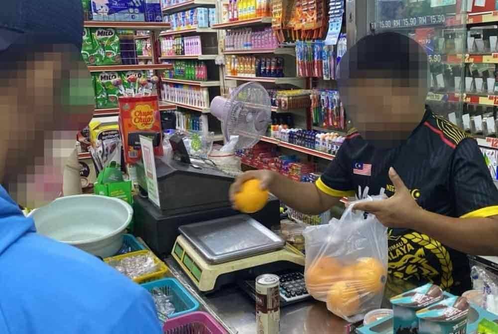 Ada antara mereka bekerja di kedai runcit di Kota Bharu. - Foto Ihsan JIM.
