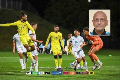 Skuad negara dibelasah oelh New Zealand 0-4 dalam aksi persahabatan di Auckland. FOTO: FAM (Gambar kecil: DR PEKAN RAMLI)