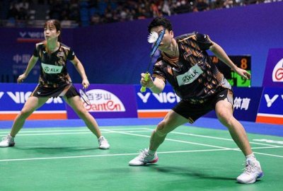 Soon Huat (kanan) dan Shevon terpaksa akur tewas kepada pasangan Perancis dalam saingan pusingan pertama Terbuka Denmark pada Selasa. Foto Agensi.