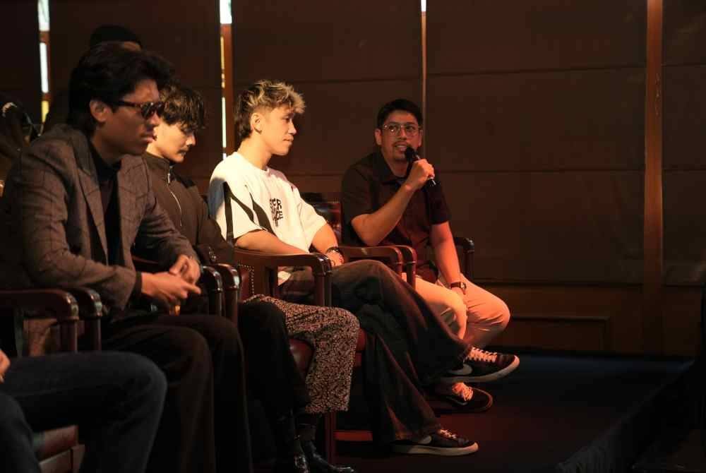 Burhan (kanan) ingin mengembalikan zaman kegemilangan band indie tempatan.