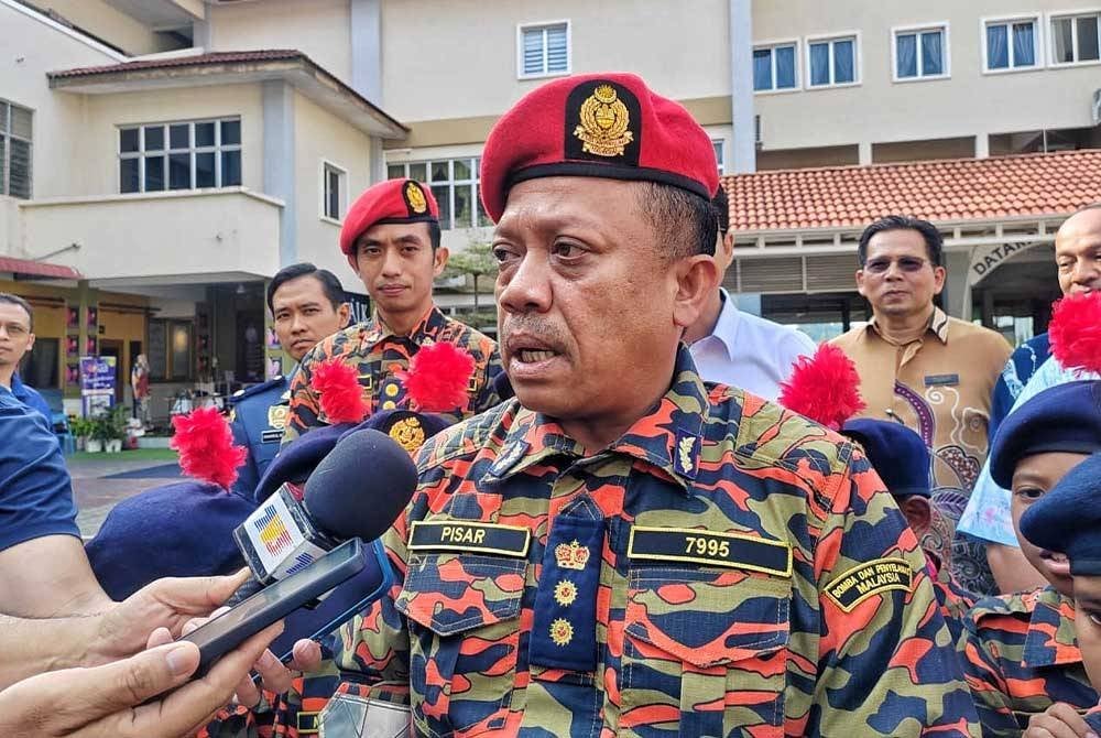 Mohd Pisar ketika ditemui pemberita selepas Majlis Perasmian Pasukan Bomba Junior di SK Tun SAS di Ayer Keroh pada Khamis.