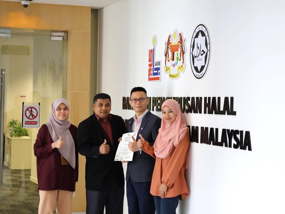 Gigi Coffee menerima pengiktirafan sijil halal daripada Jakim.