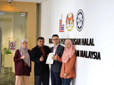 Gigi Coffee menerima pengiktirafan sijil halal daripada Jakim.