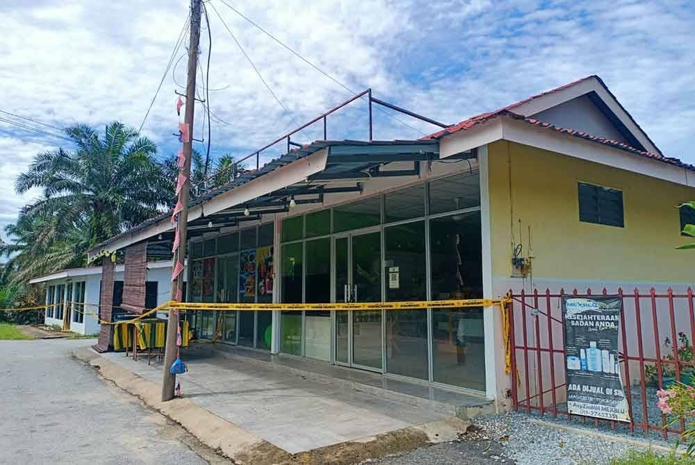 Kedai runcit dan kedai makan milik GISBH yang beroperasi di Kampung Batu Hampar Dalam telah diarah ditutup.